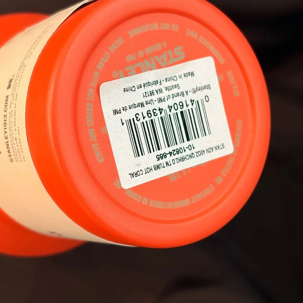 Stanley Orange Quencher H2.0 Tumbler with Handle - Picture 4 of 5